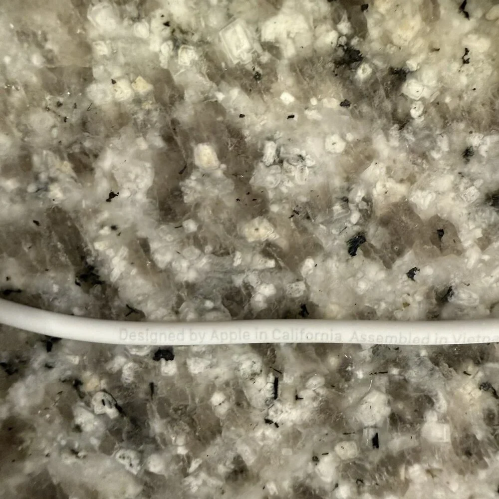 Apple EarPods‎ with Lightning Connector In Ear Canal Headset - White OEM Tested